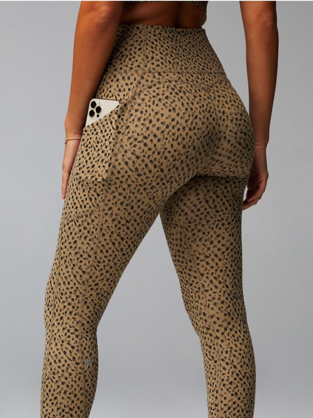 FABLETICS - Luxe High-Waist Legging & Oasis Sports Bra SET Abstract Cheetah 🐆 - Picture 9 of 9